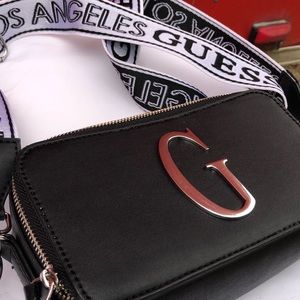 GUESS crossbody bag with adjustable strap! 👜